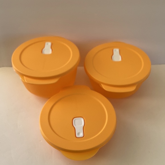 New Tupperware Vintage CrystalWave Containers Set of 3 - Picture 4 of 11